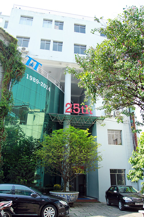 tnt office outside